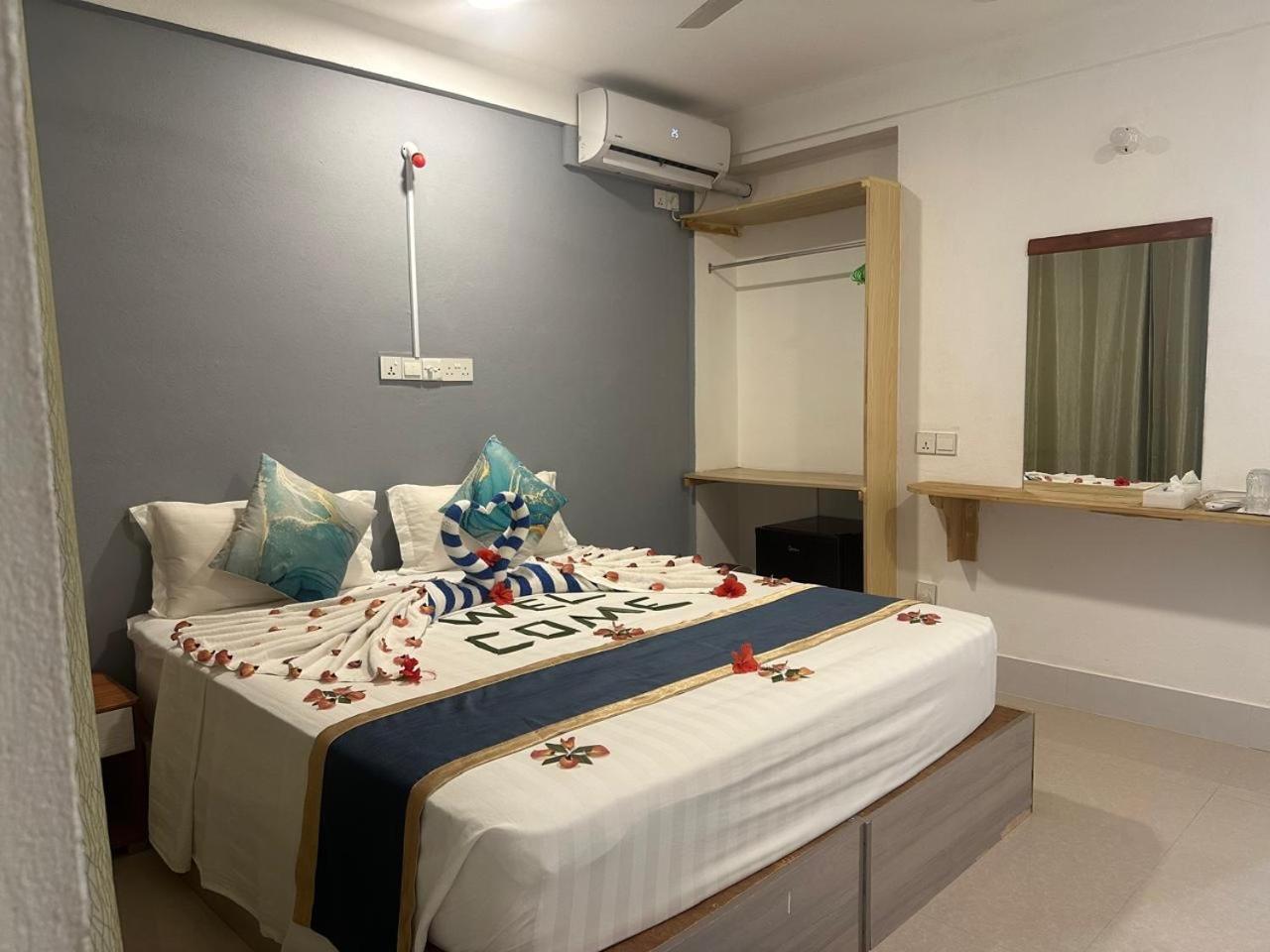 Sorenzo Maldives Thoddoo Exterior photo