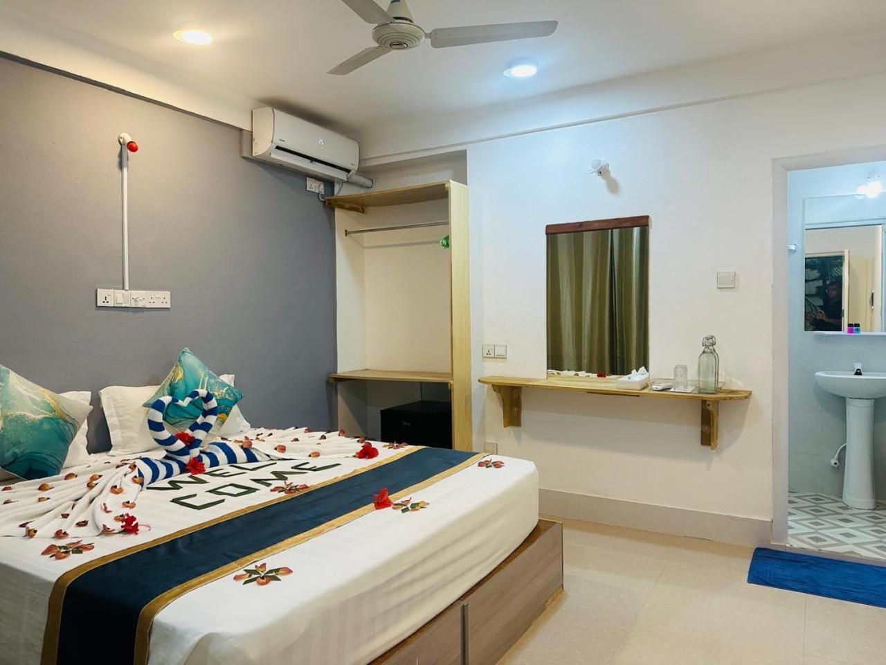 Sorenzo Maldives Thoddoo Exterior photo