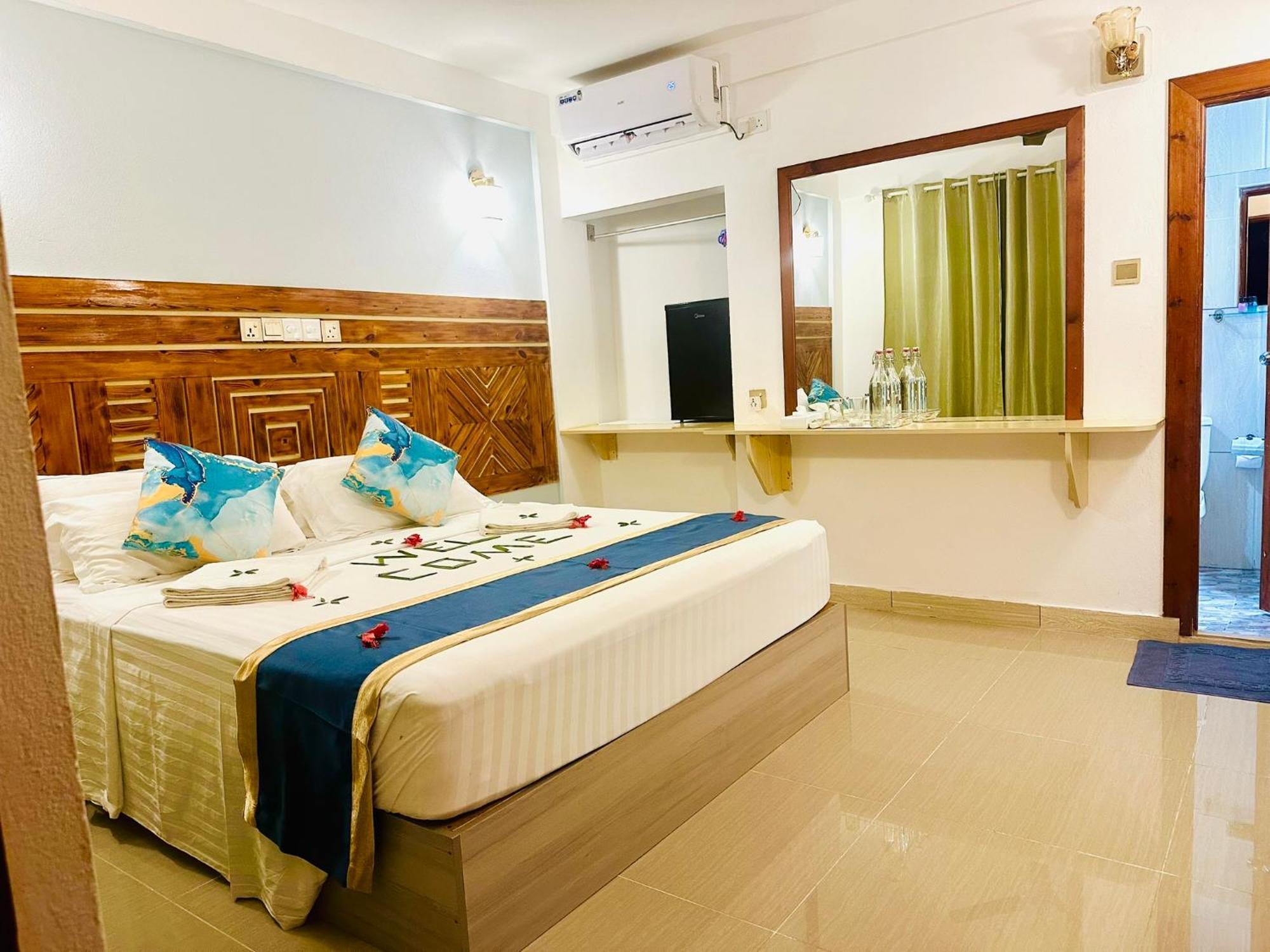 Sorenzo Maldives Thoddoo Exterior photo